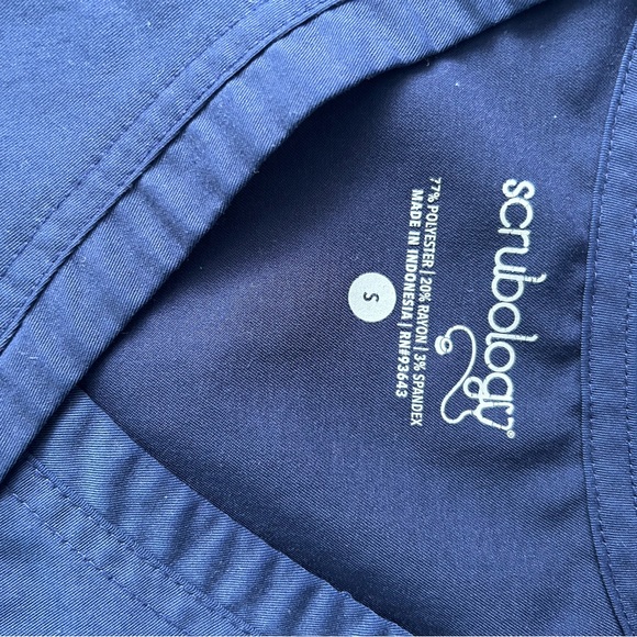 Scrub set bundle - Picture 7 of 11